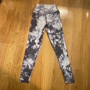 Balance athletica black and white marble leggings
